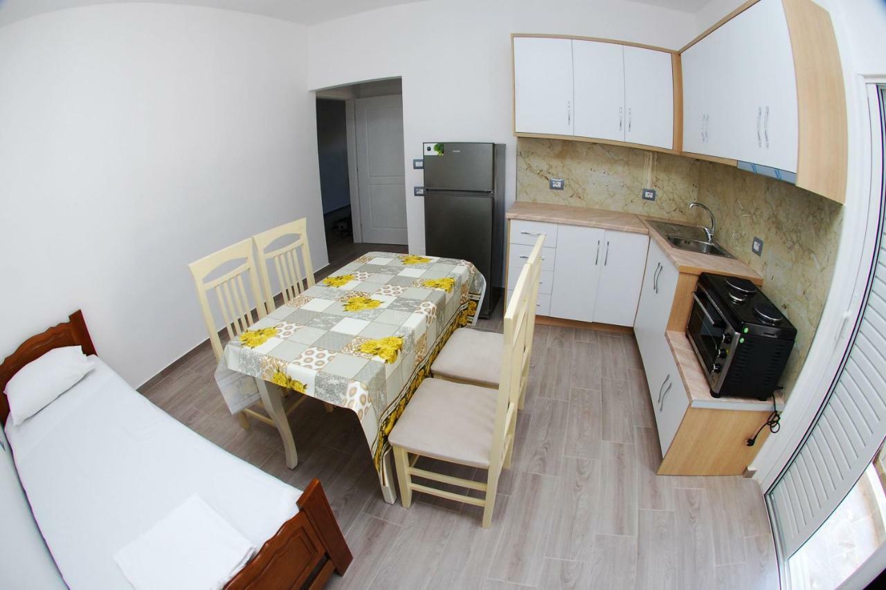 Rafail'S Apartment Sarandë 外观 照片